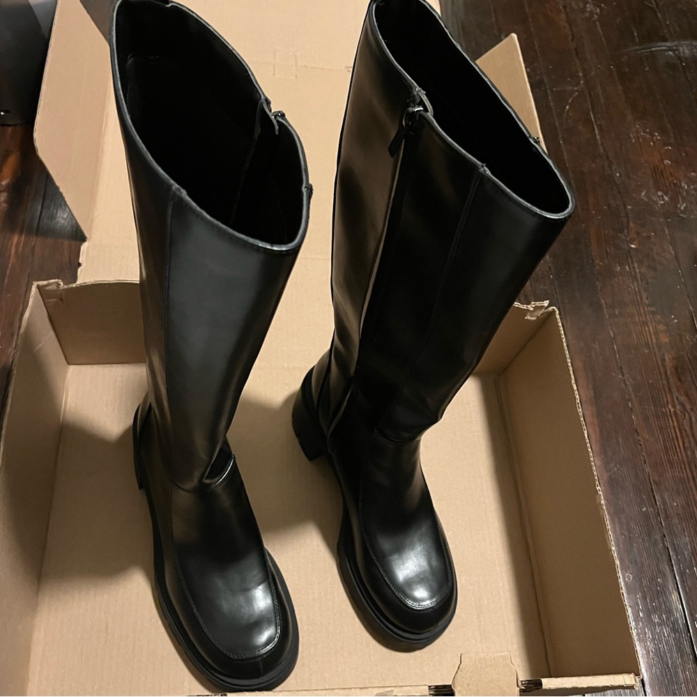 SOLD**ZARA High Boots Size 10 Lug sole**SOLD**